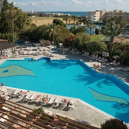 Always Welcome! Near Beach, Cml Swimming Pool